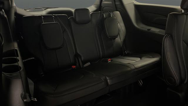 New 2026 Chrysler Pacifica Select image 32