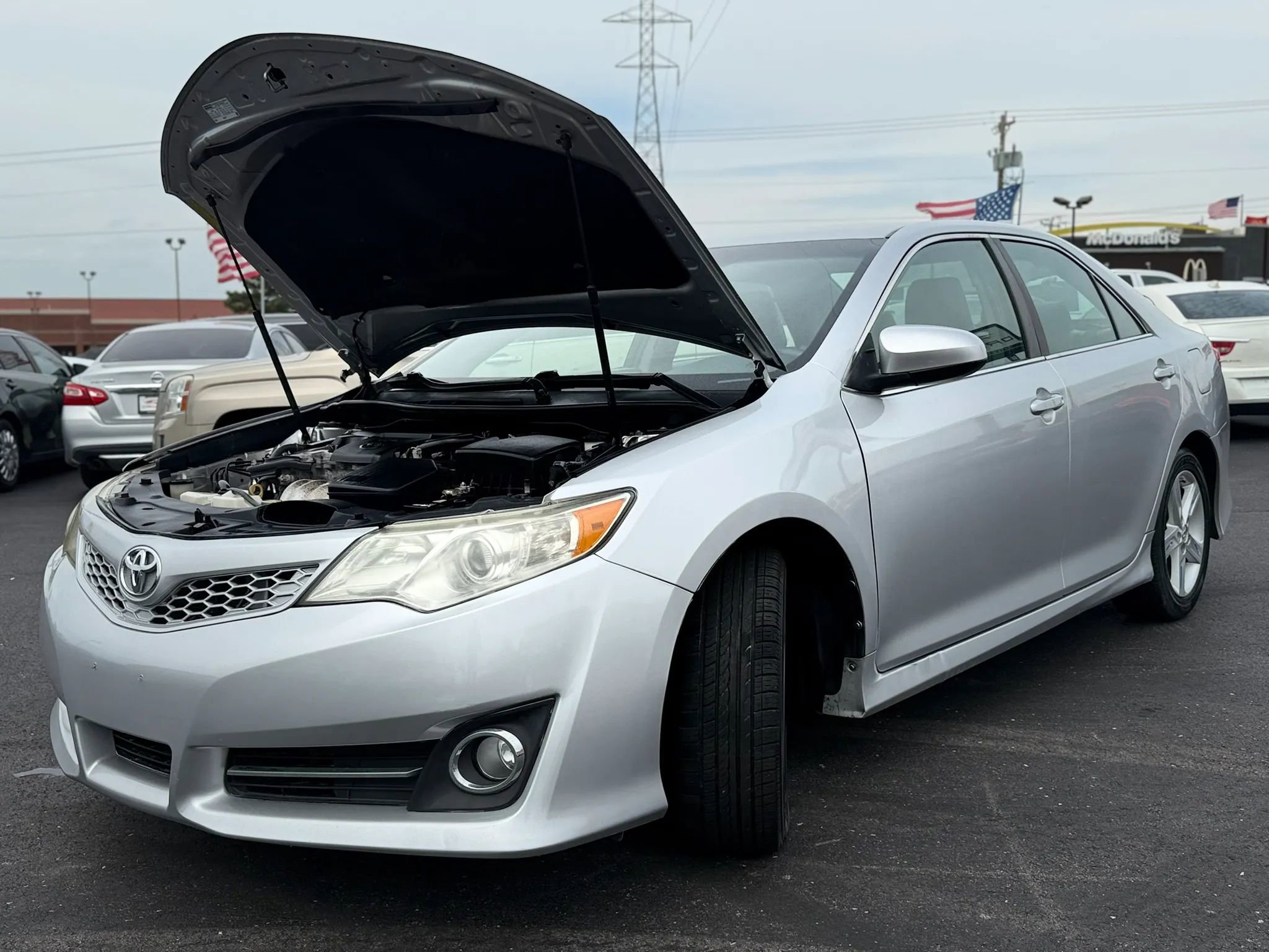 Used 2014 Toyota Camry SE FWD image 29