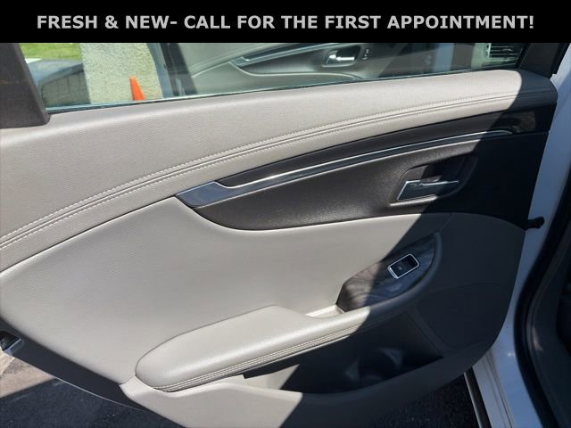 Used 2014 Chevrolet Impala LT w/ Convenience Package image 10