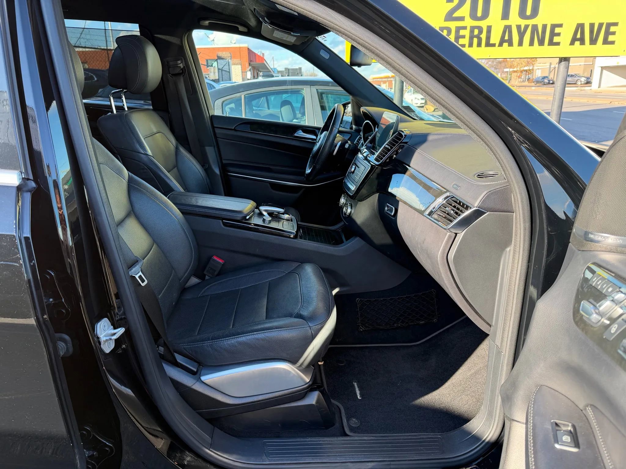 Used 2017 Mercedes-Benz GLS 550 4MATIC w/ Driver Assistance Package image 8