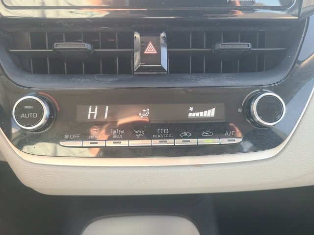 Used 2021 Toyota Corolla LE image 27