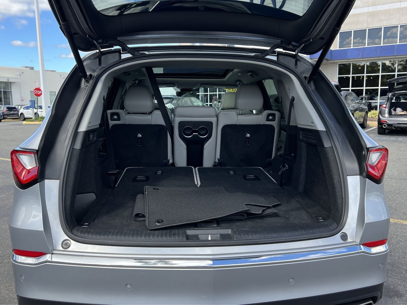 Certified 2024 Acura MDX w/ Technology Package AWD/4WD image 24