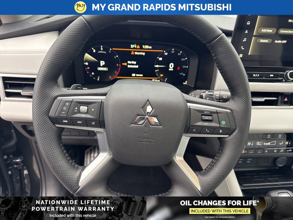 New 2026 Mitsubishi Outlander SEL image 13