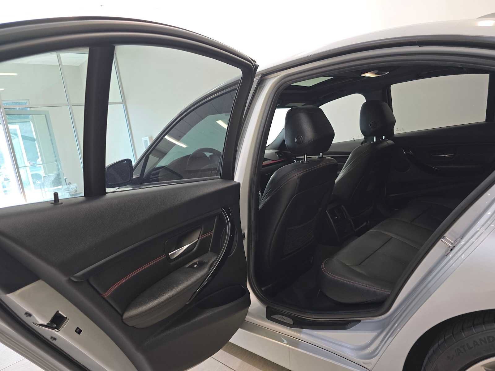 Used 2015 BMW 328i Sedan RWD image 25