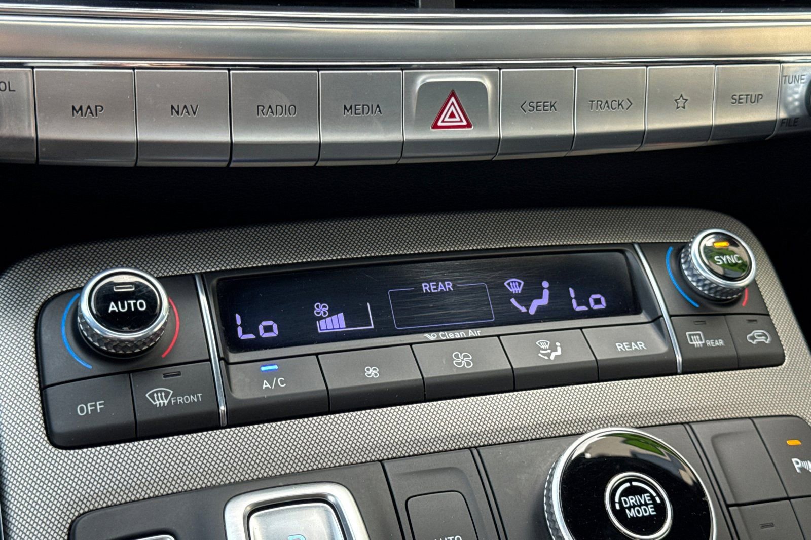 Used 2022 Hyundai Palisade Calligraphy w/ Winter Package image 26