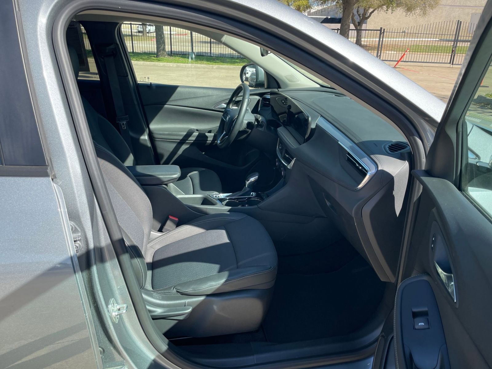 Used 2025 Buick Encore GX Preferred image 39