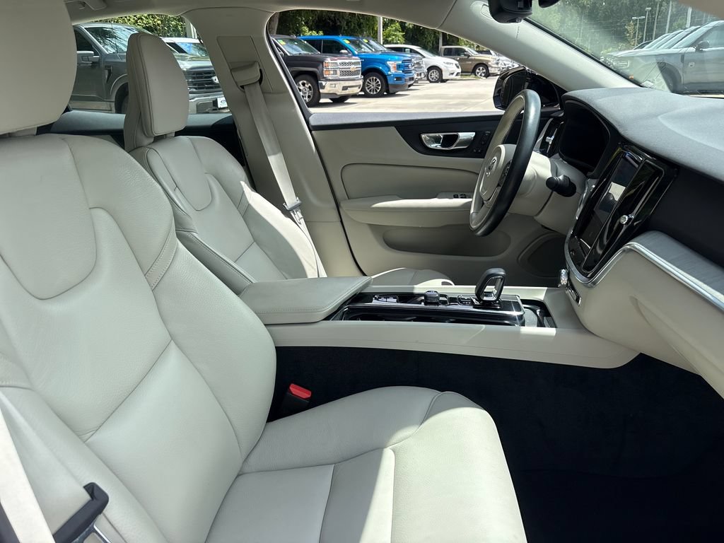 Used 2024 Volvo S60 B5 Plus AWD/4WD image 28