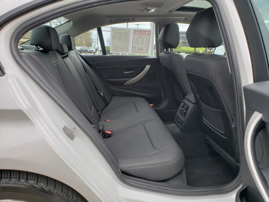 Used 2018 BMW 320i xDrive Sedan image 15