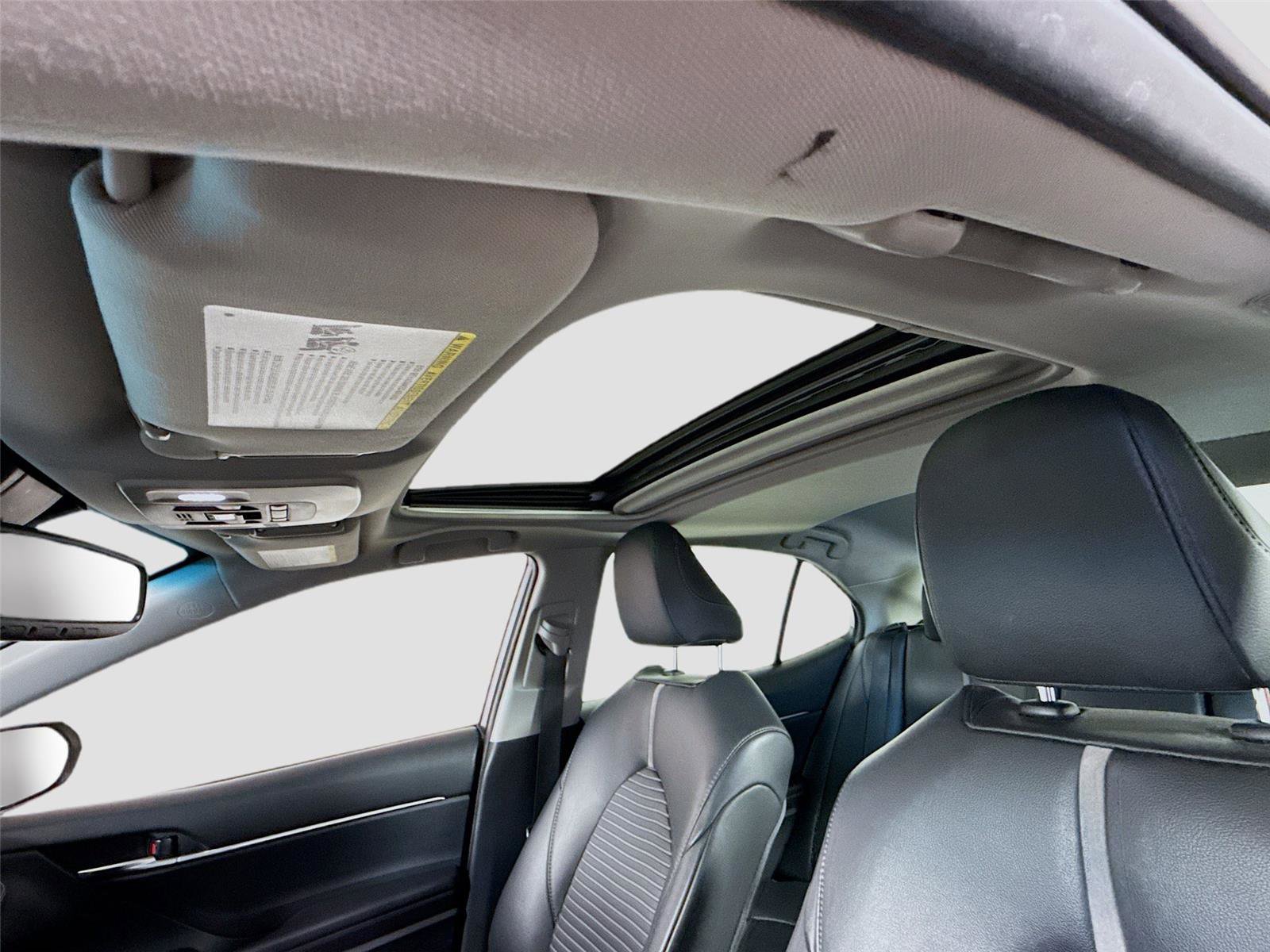 Used 2018 Toyota Camry SE w/ Audio Package FWD image 15