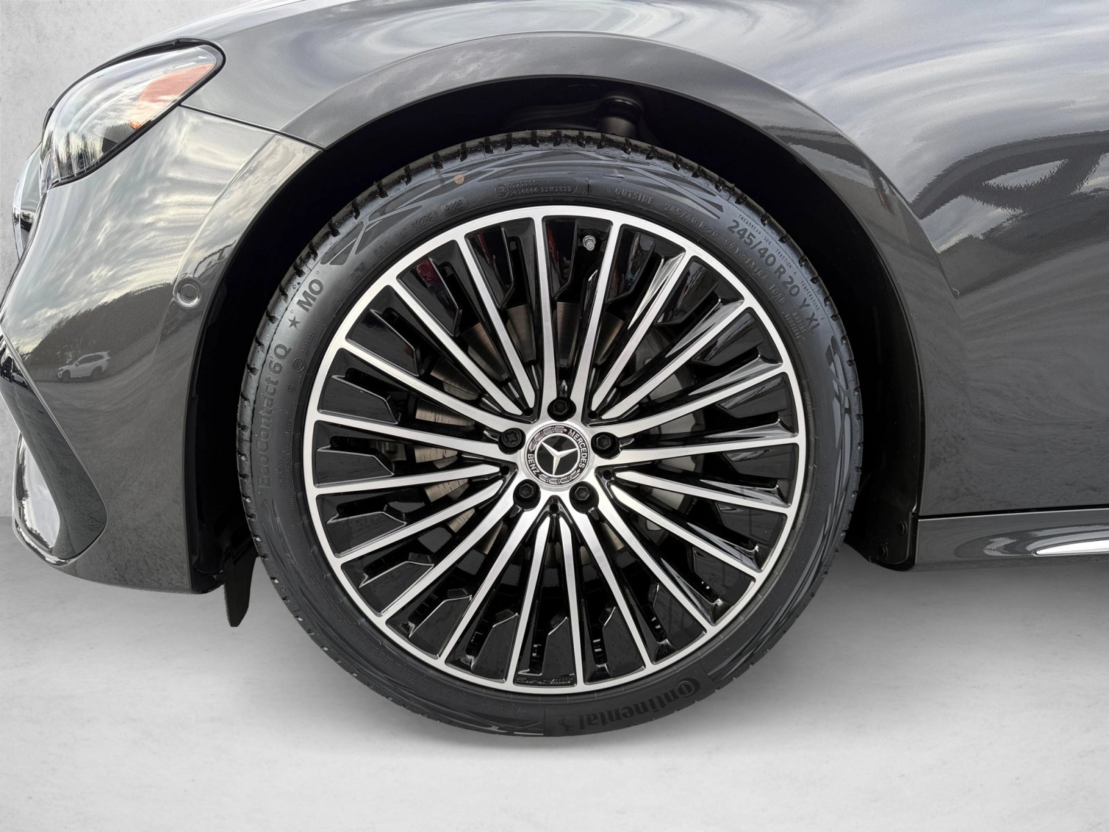 New 2027 Mercedes-Benz E 350 4MATIC Sedan image 9