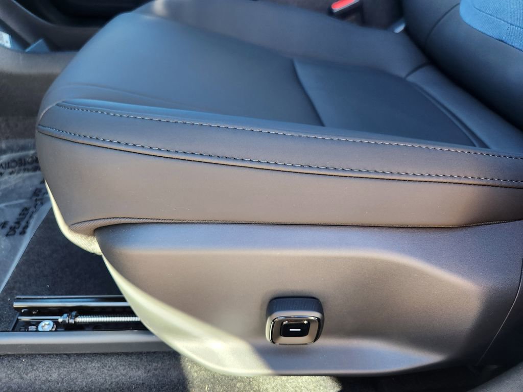 New 2026 Volvo EX30 Plus w/ Climate Package image 14