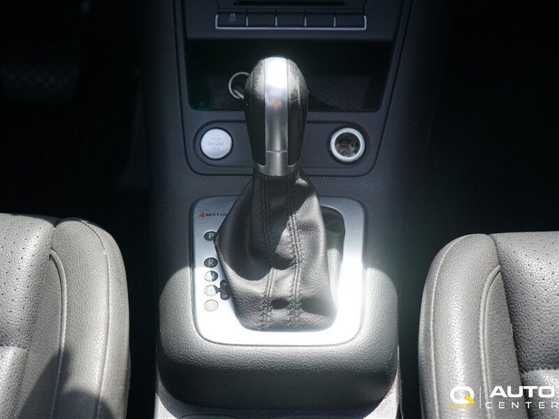 Used 2015 Volkswagen Tiguan SEL AWD/4WD image 17