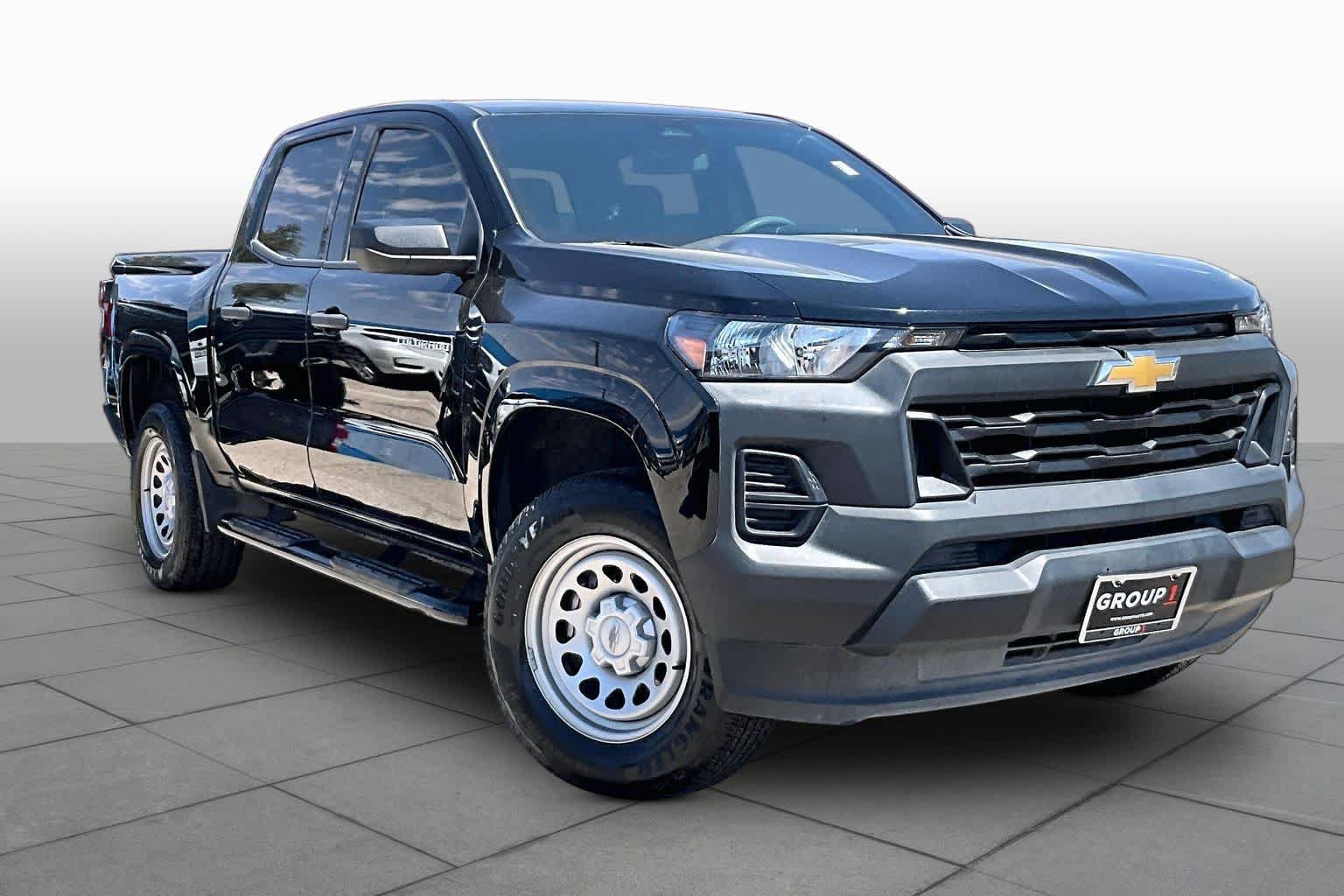 Used 2024 Chevrolet Colorado W/T w/ WT Convenience Package II RWD image 3