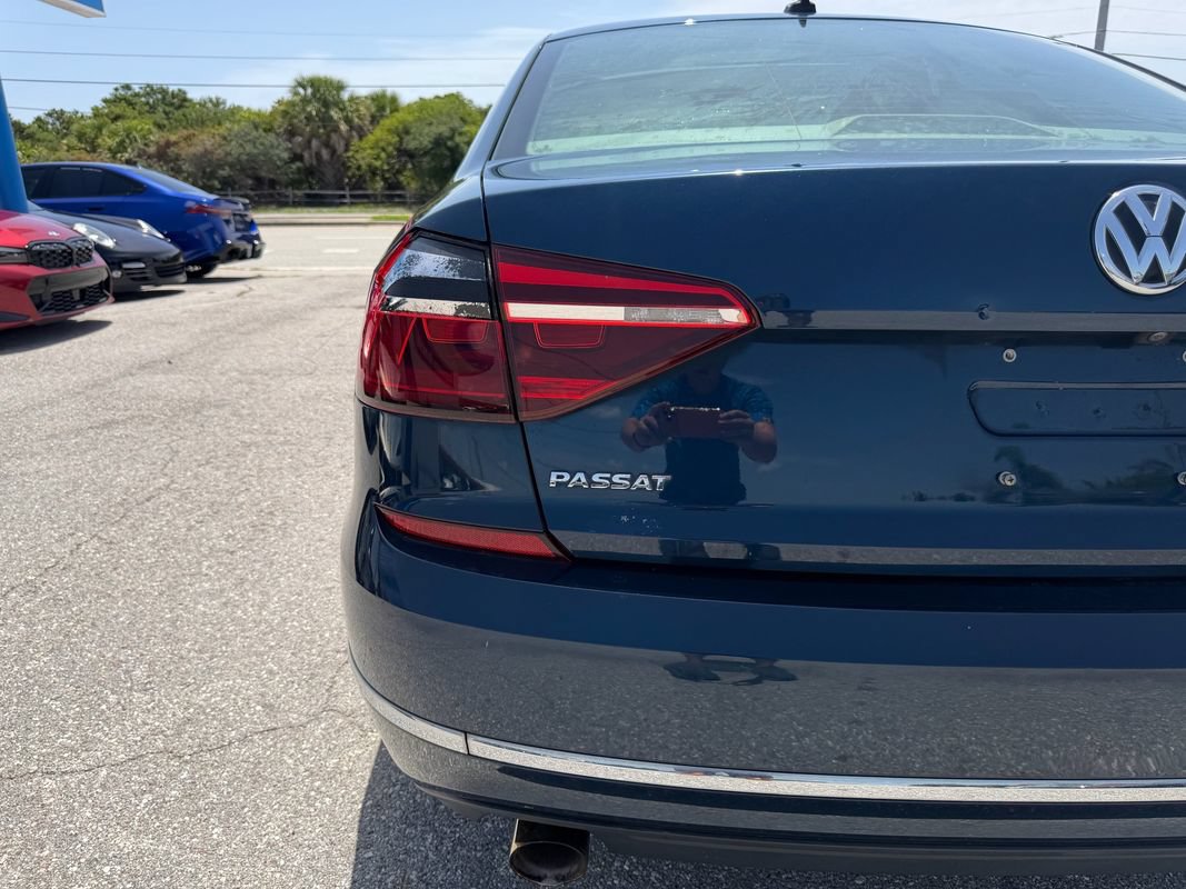 Used 2019 Volkswagen Passat 2.0T Wolfsburg w/ Wheels & Sunroof Package FWD image 8