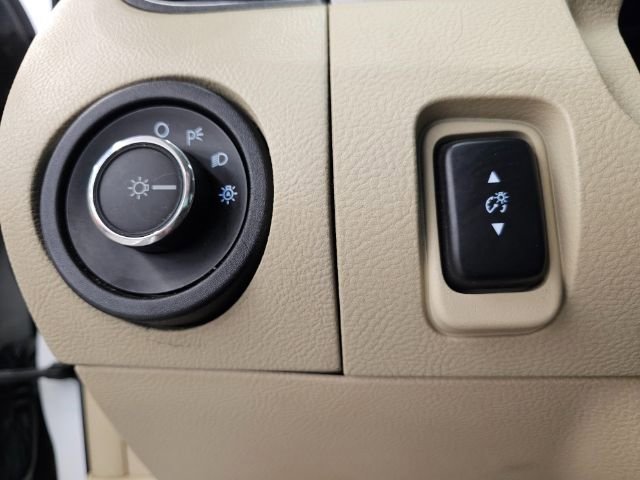 Used 2017 Ford Taurus SEL image 14