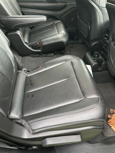 Used 2024 Jeep Grand Cherokee L Limited AWD/4WD image 7