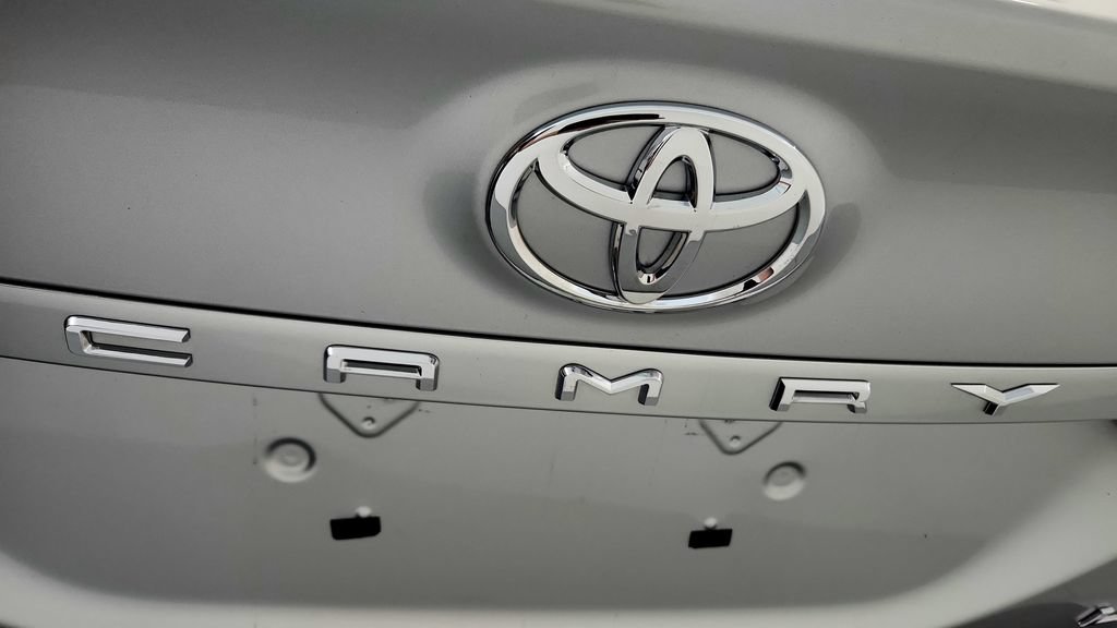 Certified 2018 Toyota Camry LE FWD image 13