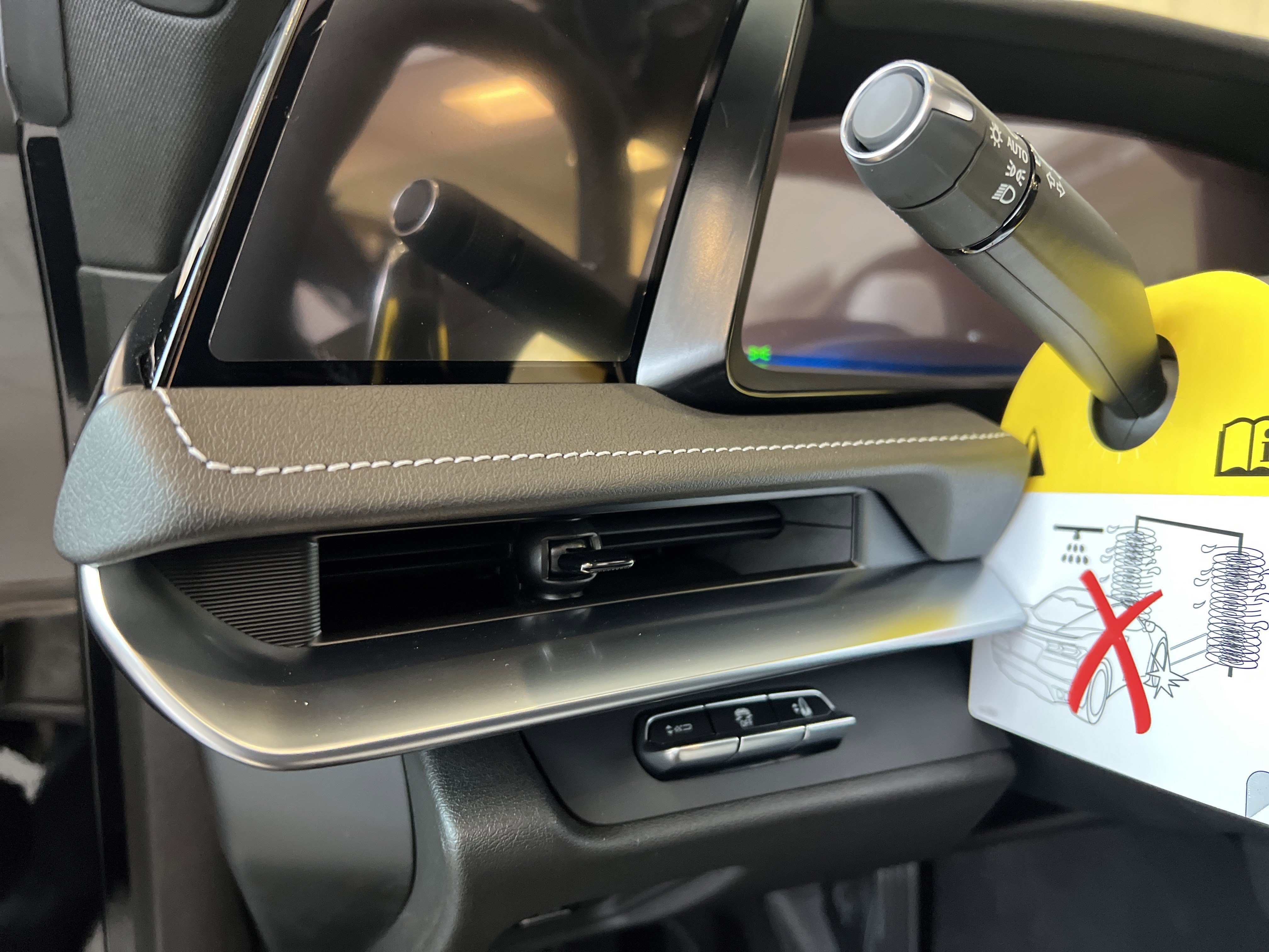 New 2026 Chevrolet Corvette Z06 w/ LPO, Roadside Safety Package image 31