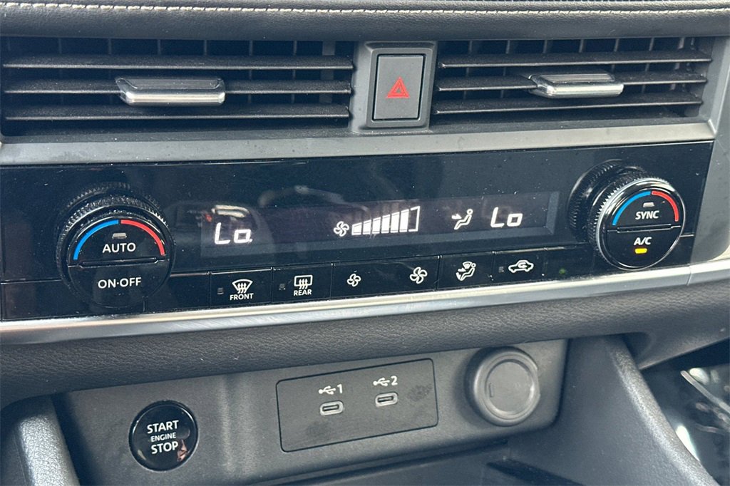 Used 2025 Nissan Rogue SV image 22