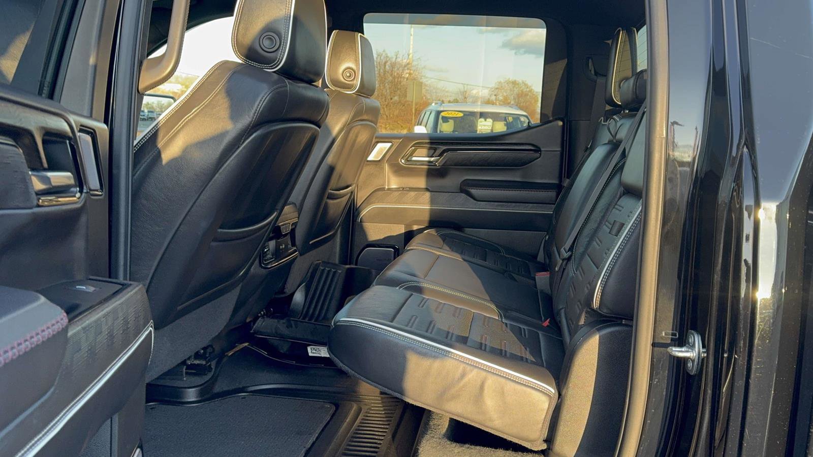 Used 2023 GMC Sierra 1500 AT4X image 18