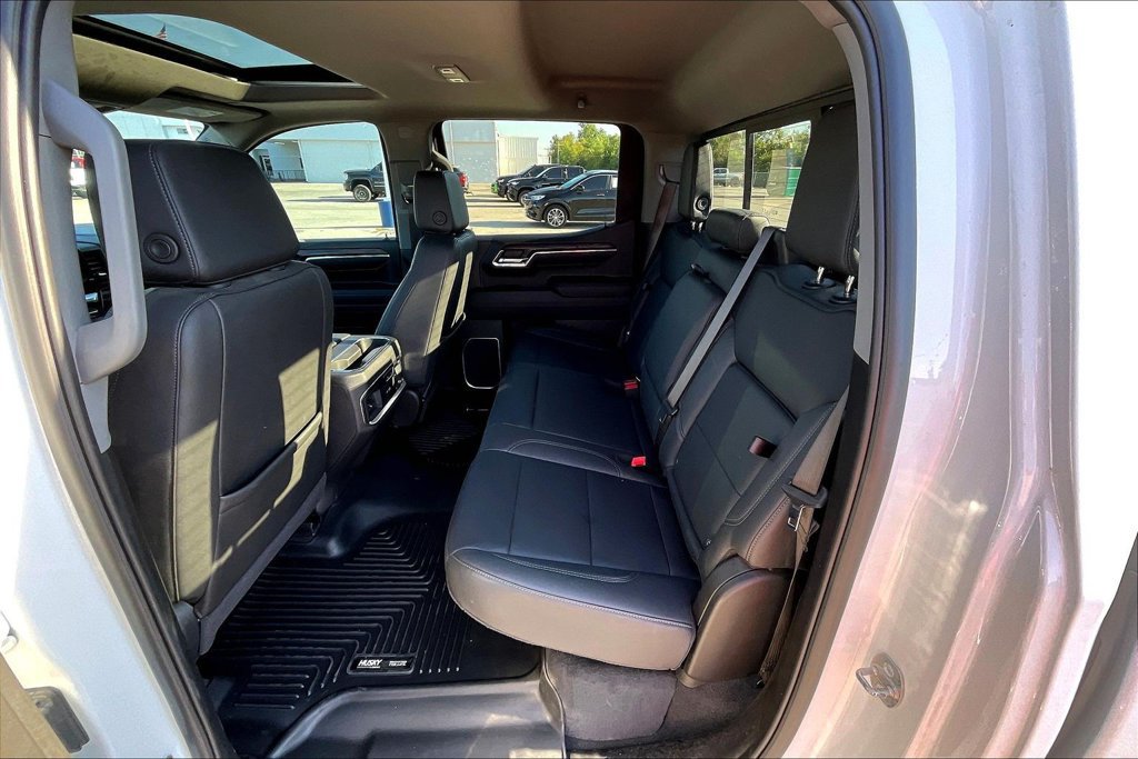Used 2024 GMC Sierra 1500 SLT AWD/4WD image 6