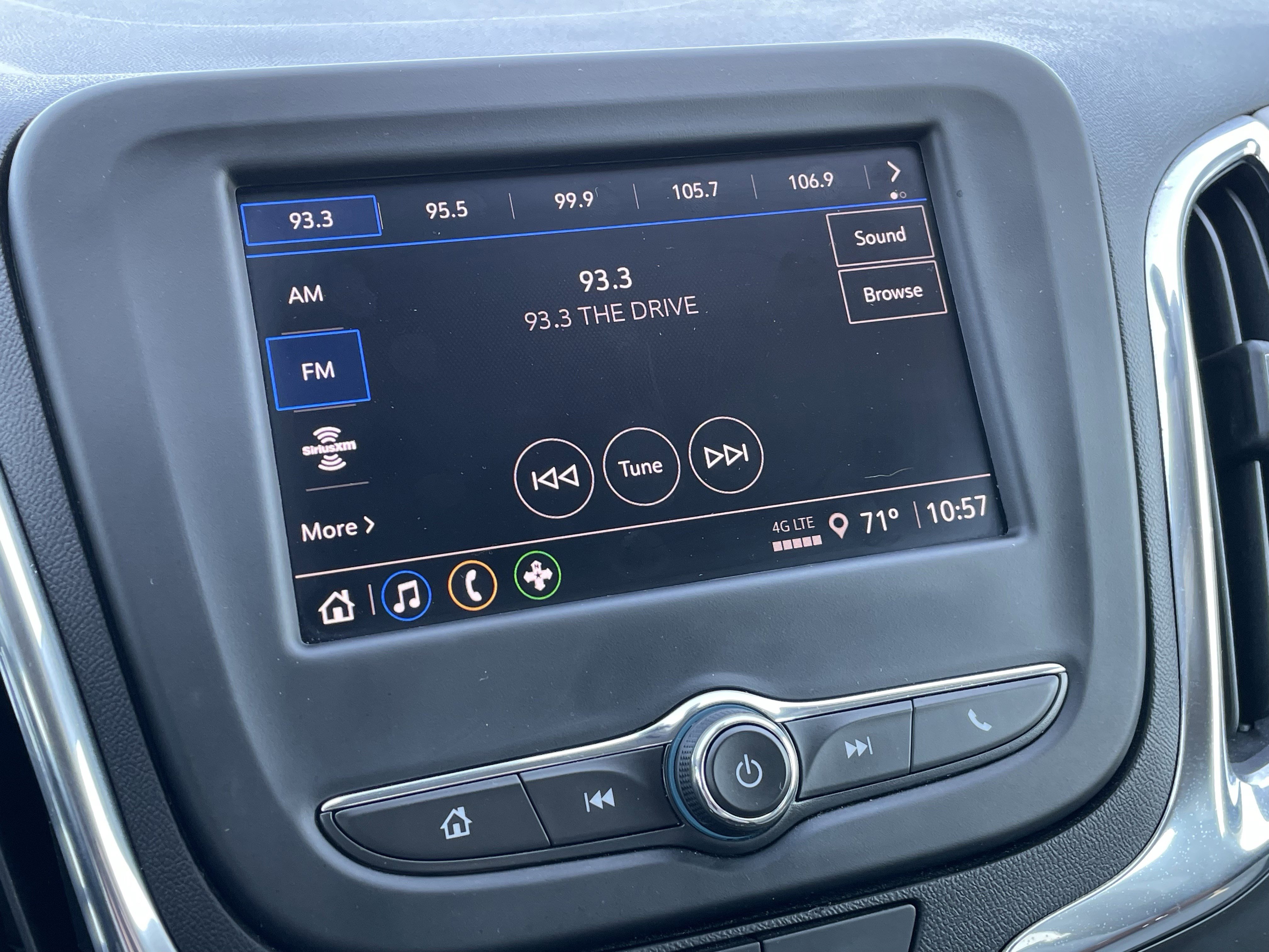 Used 2023 Chevrolet Equinox LT image 28