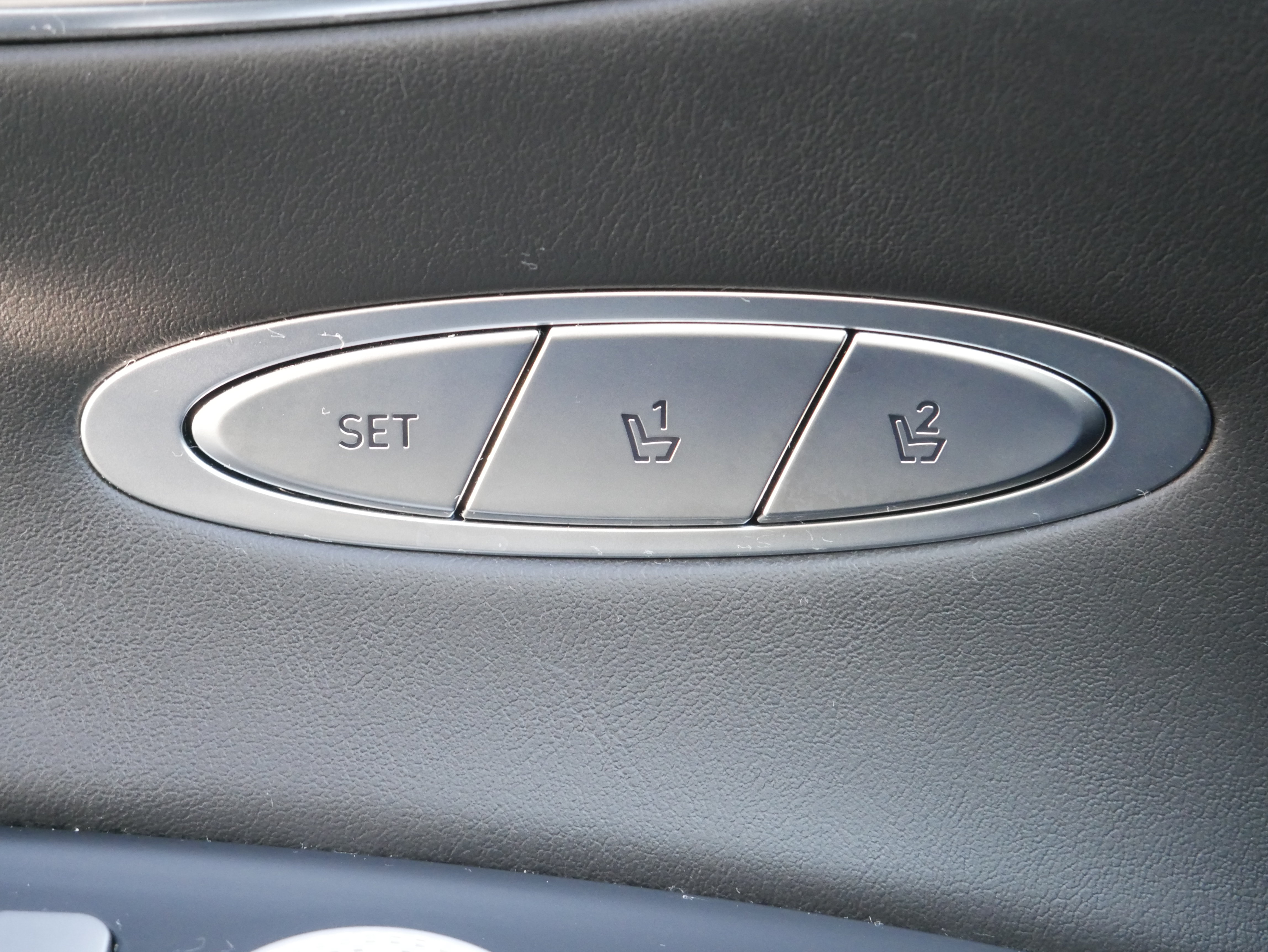 Used 2023 Genesis GV70 2.5T w/ Select Package AWD/4WD image 30