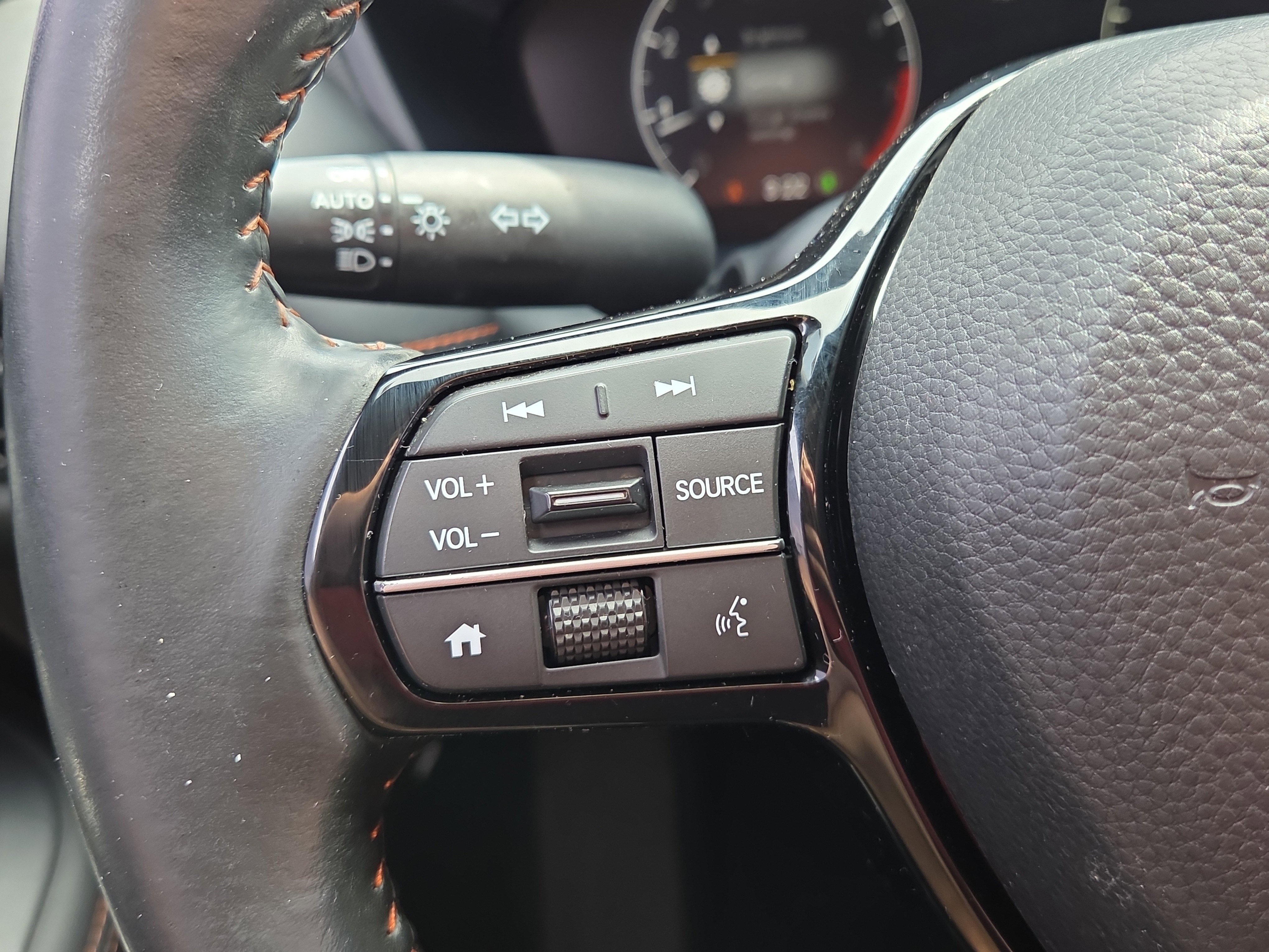 Used 2024 Honda HR-V Sport image 12