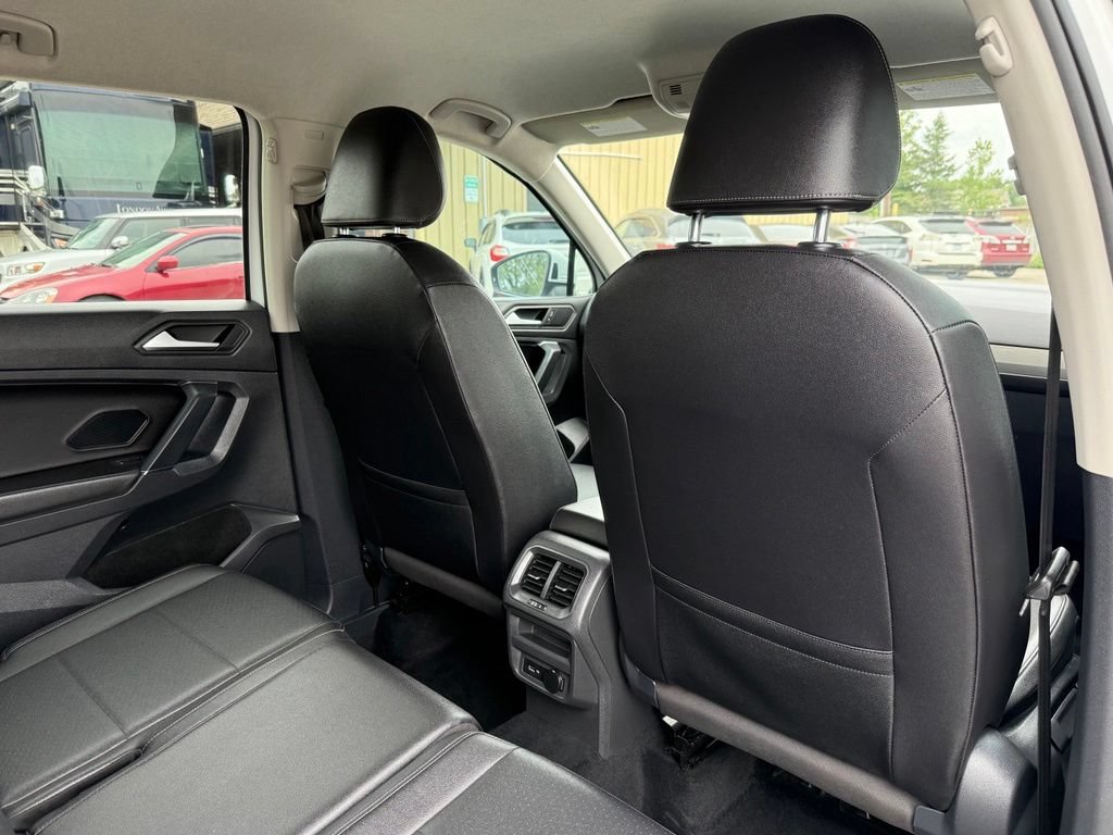 Used 2020 Volkswagen Tiguan SE FWD image 21