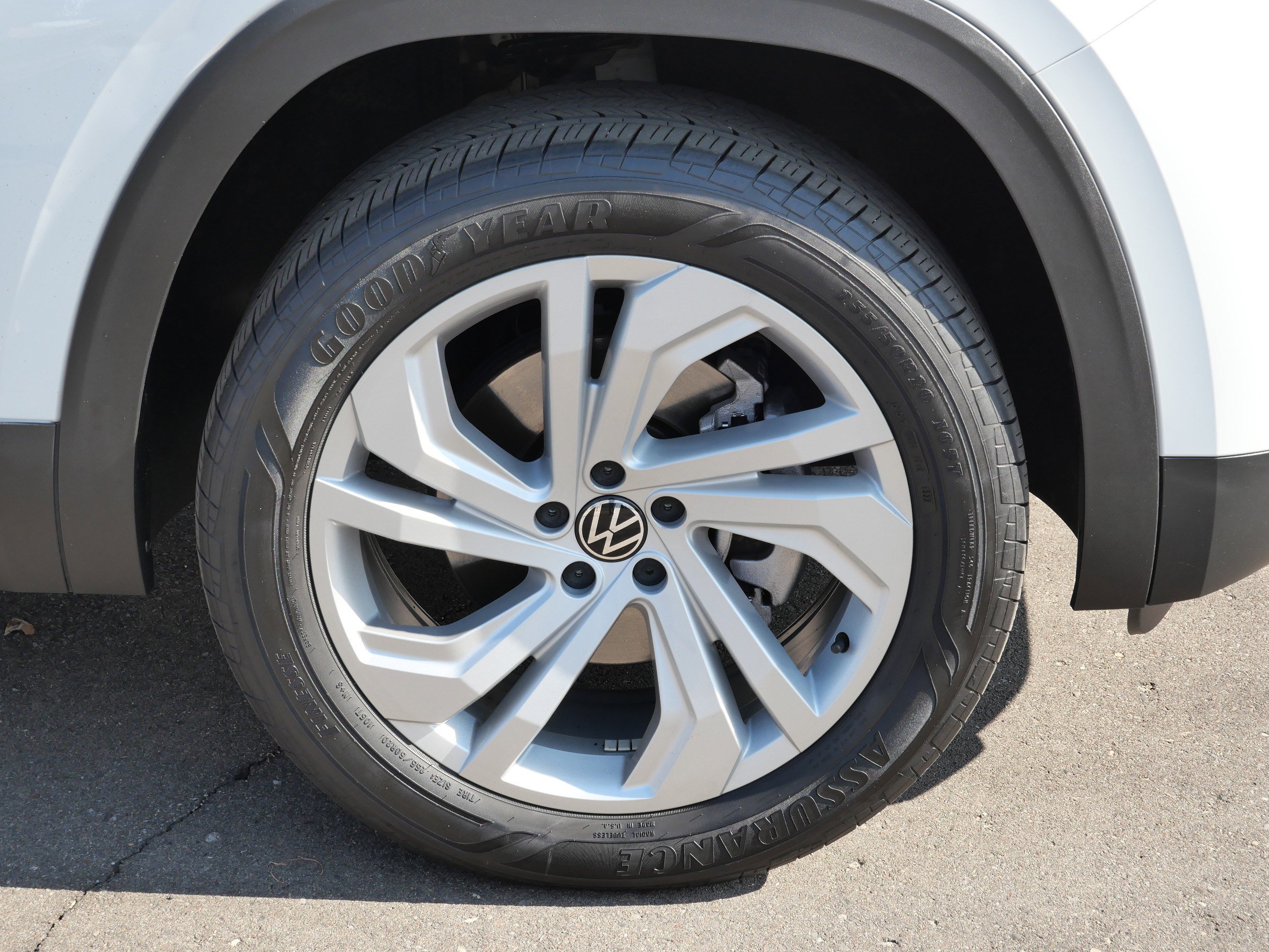 Certified 2022 Volkswagen Atlas SE image 15