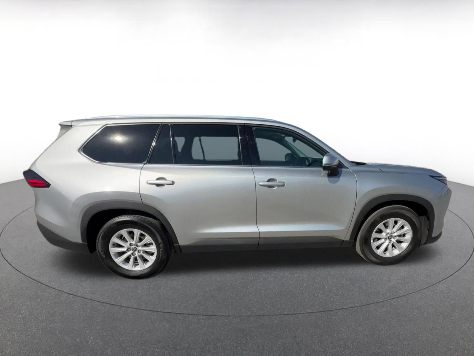 Used 2025 Toyota Grand Highlander FWD image 16