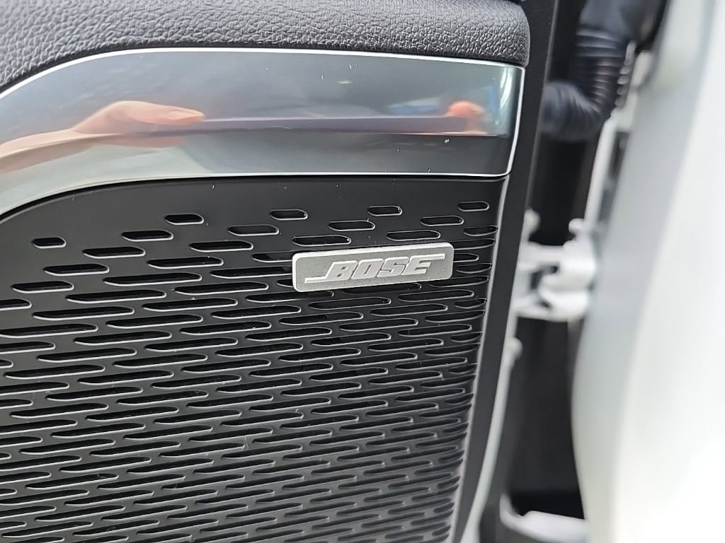 Used 2024 GMC Acadia Elevation image 24