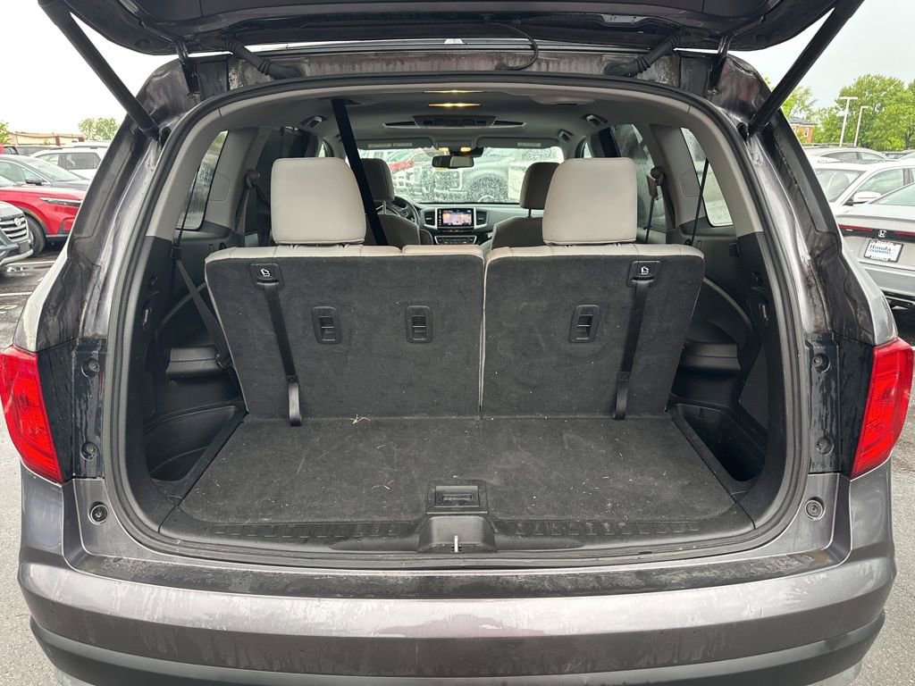 Used 2018 Honda Pilot Touring image 11