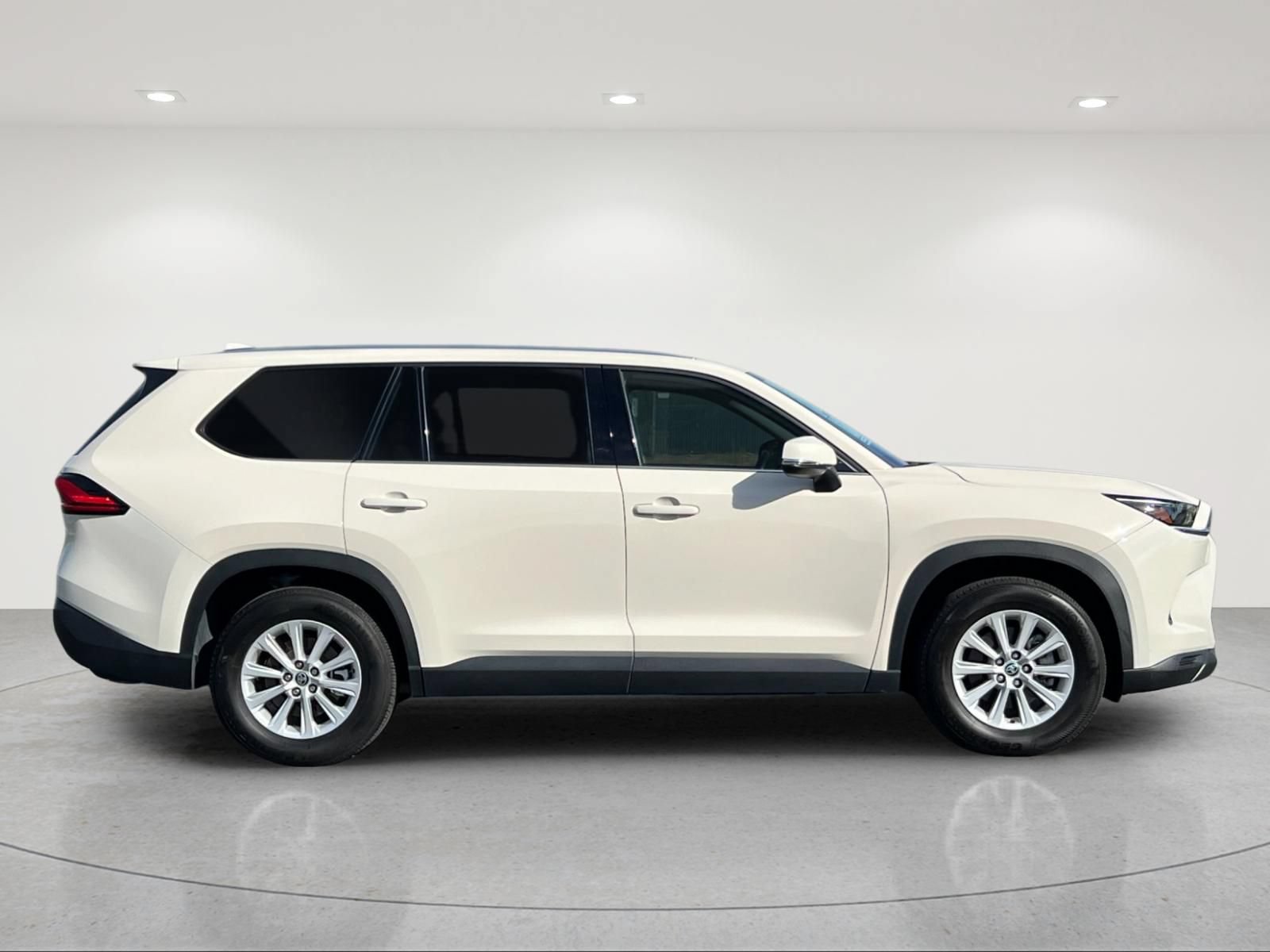 Used 2024 Toyota Grand Highlander AWD image 6