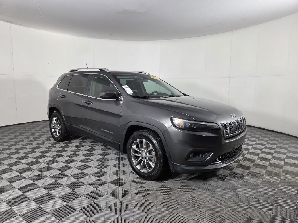 Used 2019 Jeep Cherokee Latitude Plus FWD image 3
