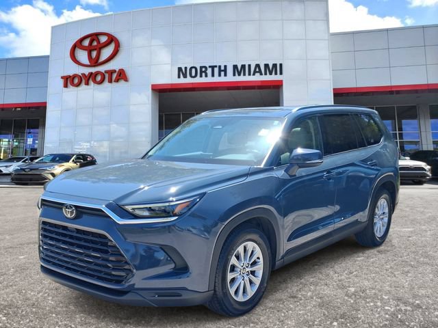 Used 2024 Toyota Grand Highlander FWD image 2