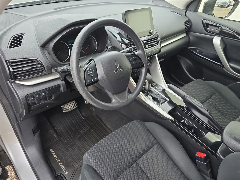 Used 2023 Mitsubishi Eclipse Cross LE image 10