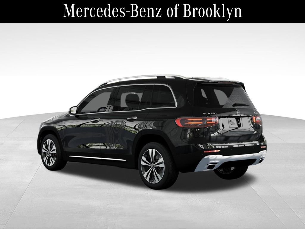 Used 2025 Mercedes-Benz GLB 250 4MATIC image 29