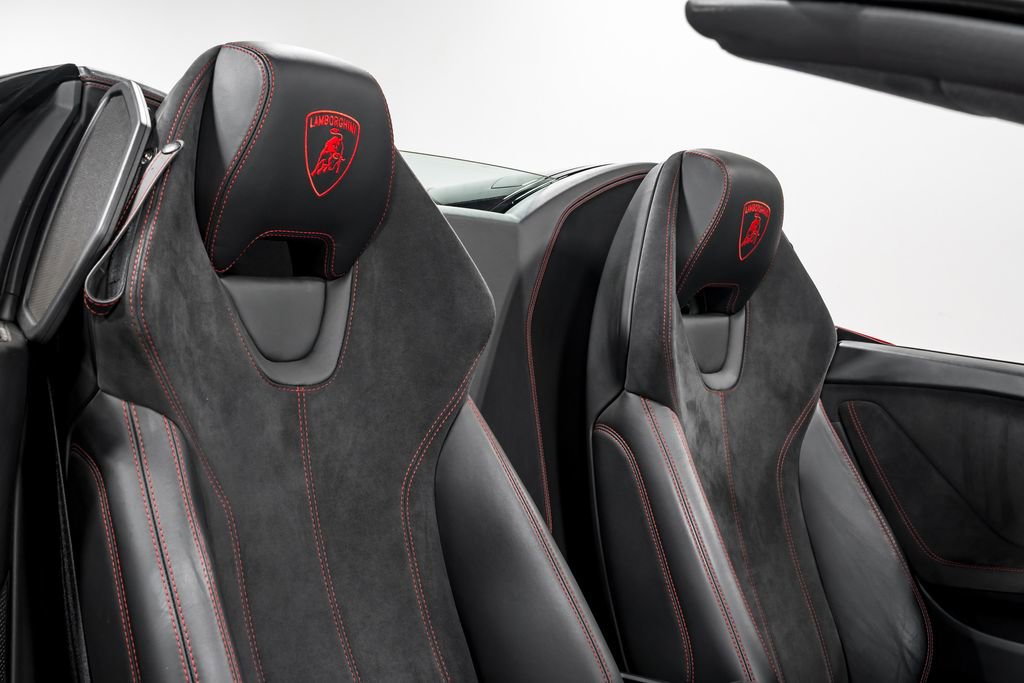 Used 2019 Lamborghini Huracan LP 580-2 image 32