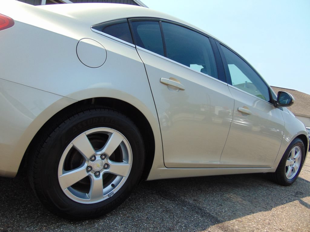 Used 2015 Chevrolet Cruze LT FWD image 15