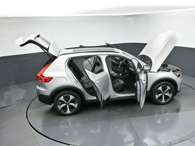 Used 2024 Volvo XC40 B5 Plus w/ Protection Package Premier image 47