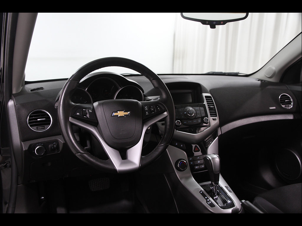 Certified 2013 Chevrolet Cruze LT w/ All-Star Edition FWD image 6