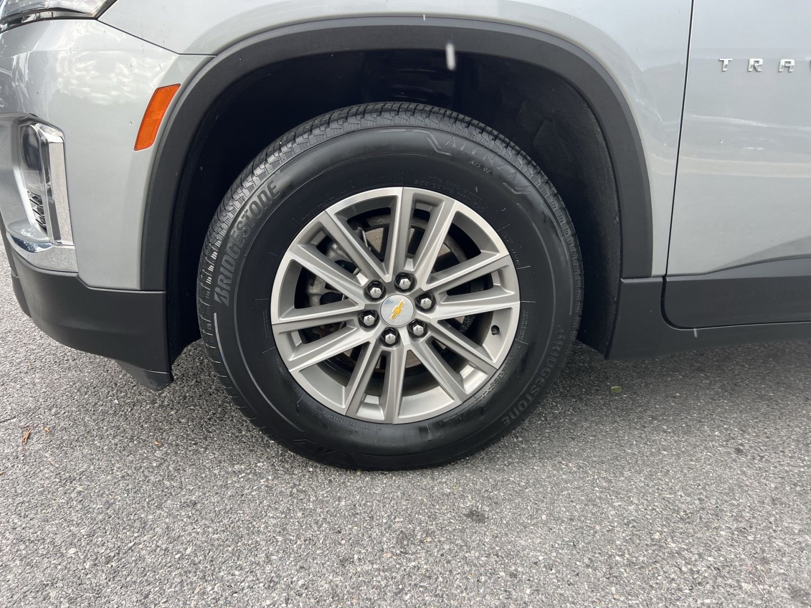 Used 2023 Chevrolet Traverse LT AWD/4WD image 12