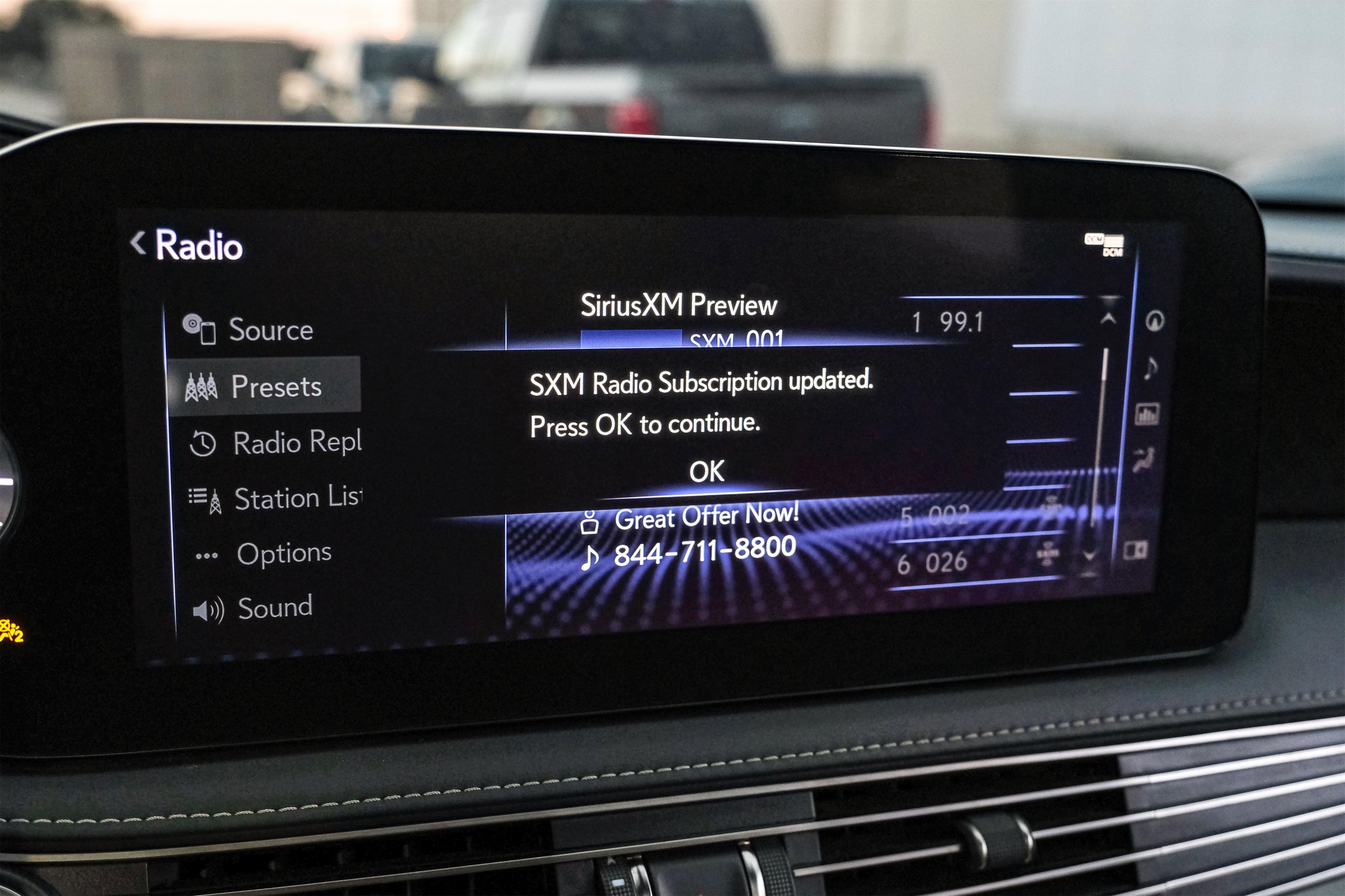 Used 2021 Lexus LS 500 w/ Accessory Package (Z1) image 33