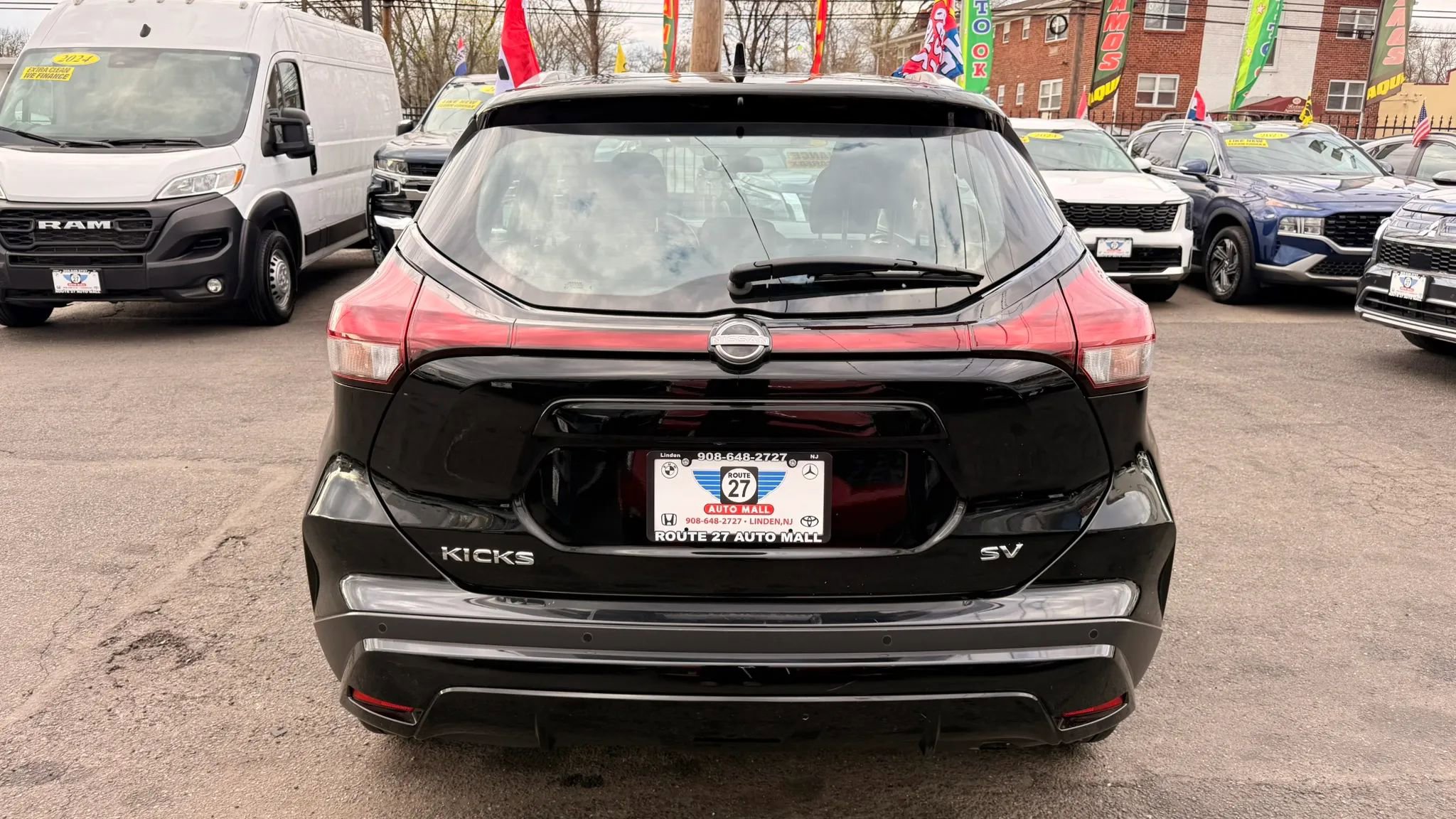 Used 2024 Nissan Kicks SV FWD image 5