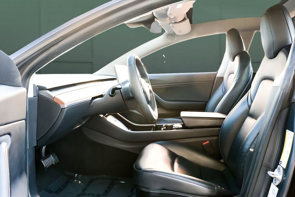 Used 2020 Tesla Model 3 Performance image 16