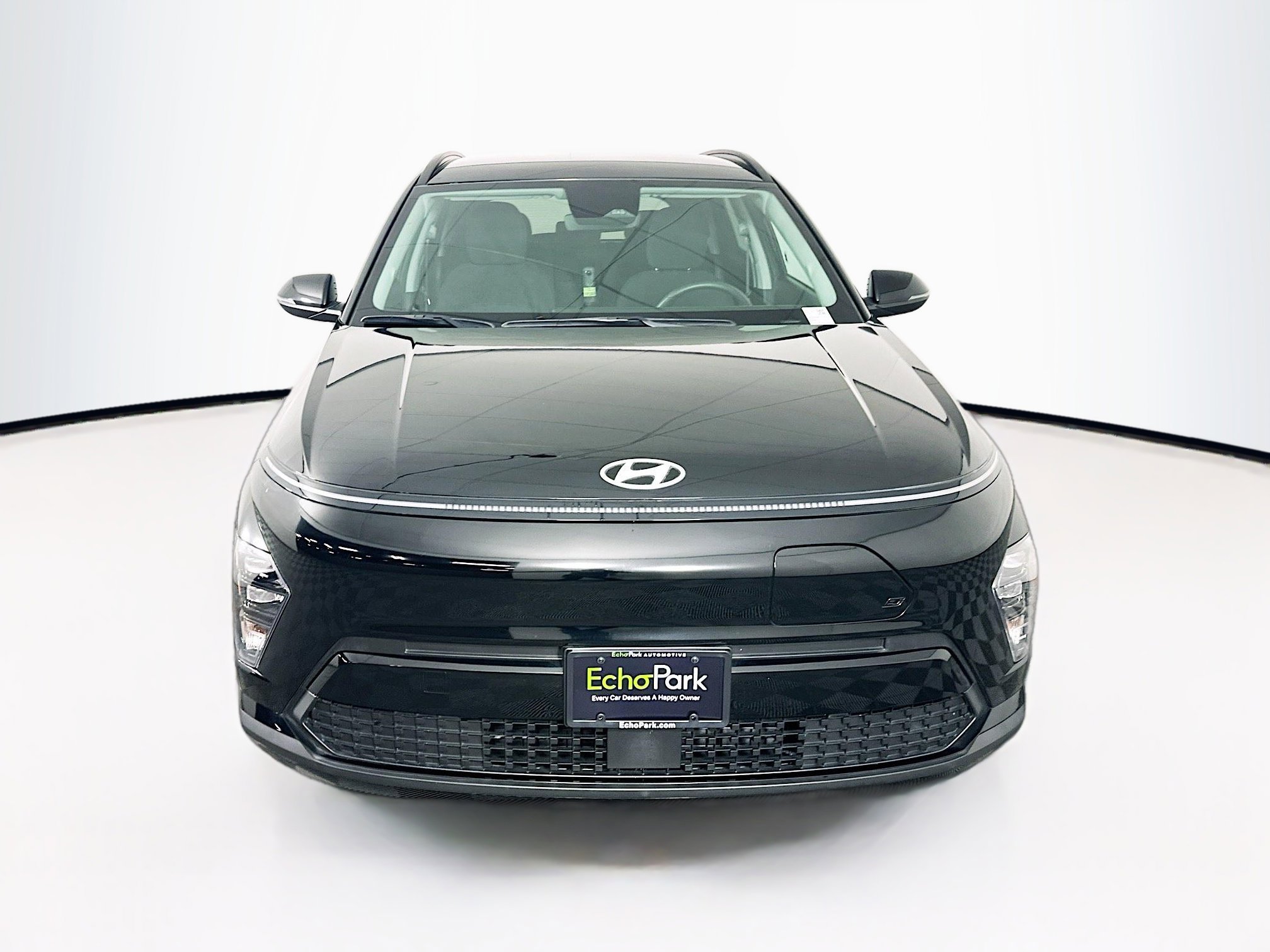 Used 2024 Hyundai Kona SEL FWD image 2