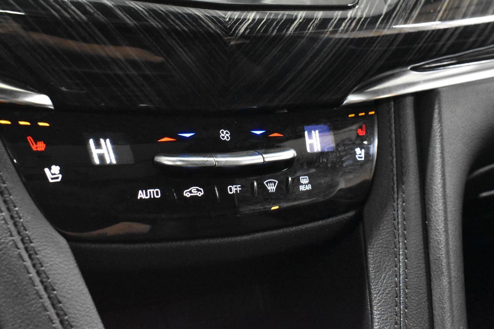 Certified 2025 Cadillac XT6 Premium Luxury image 21