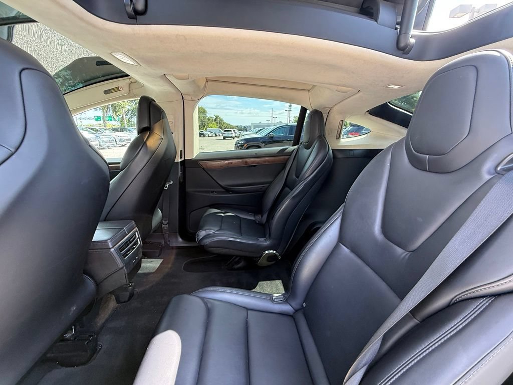Used 2018 Tesla Model X 75D AWD/4WD image 16