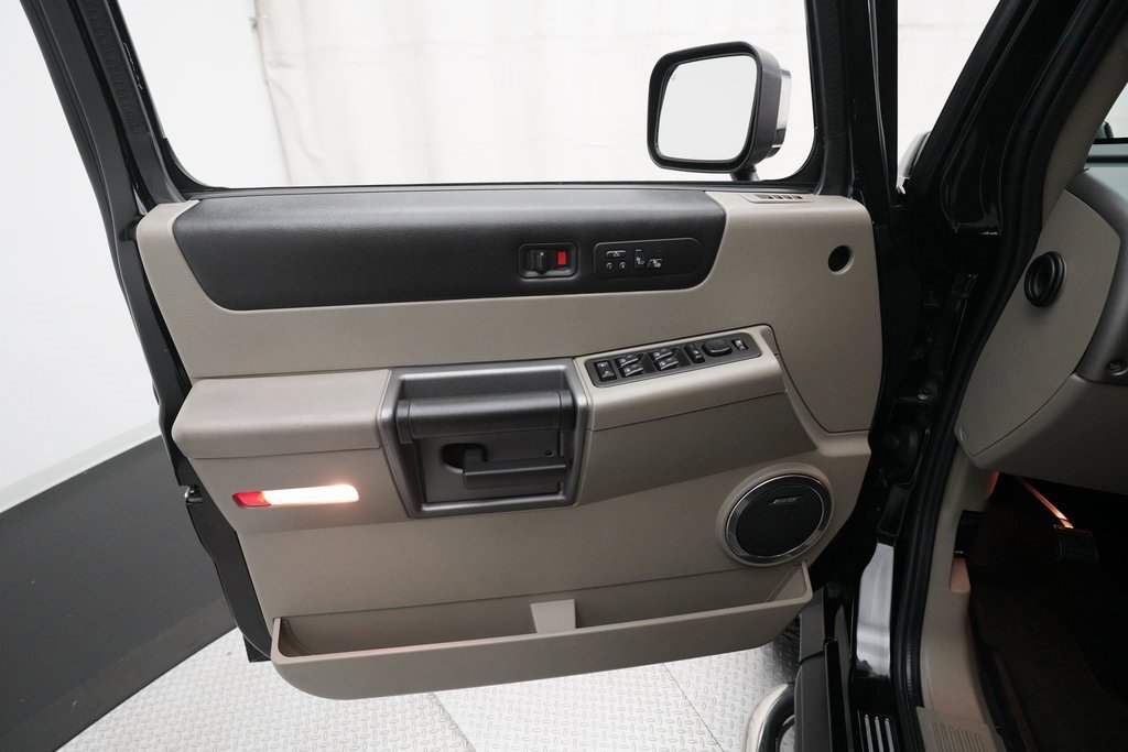 Used 2003 HUMMER H2 w/ Preferred Equipment Group image 17